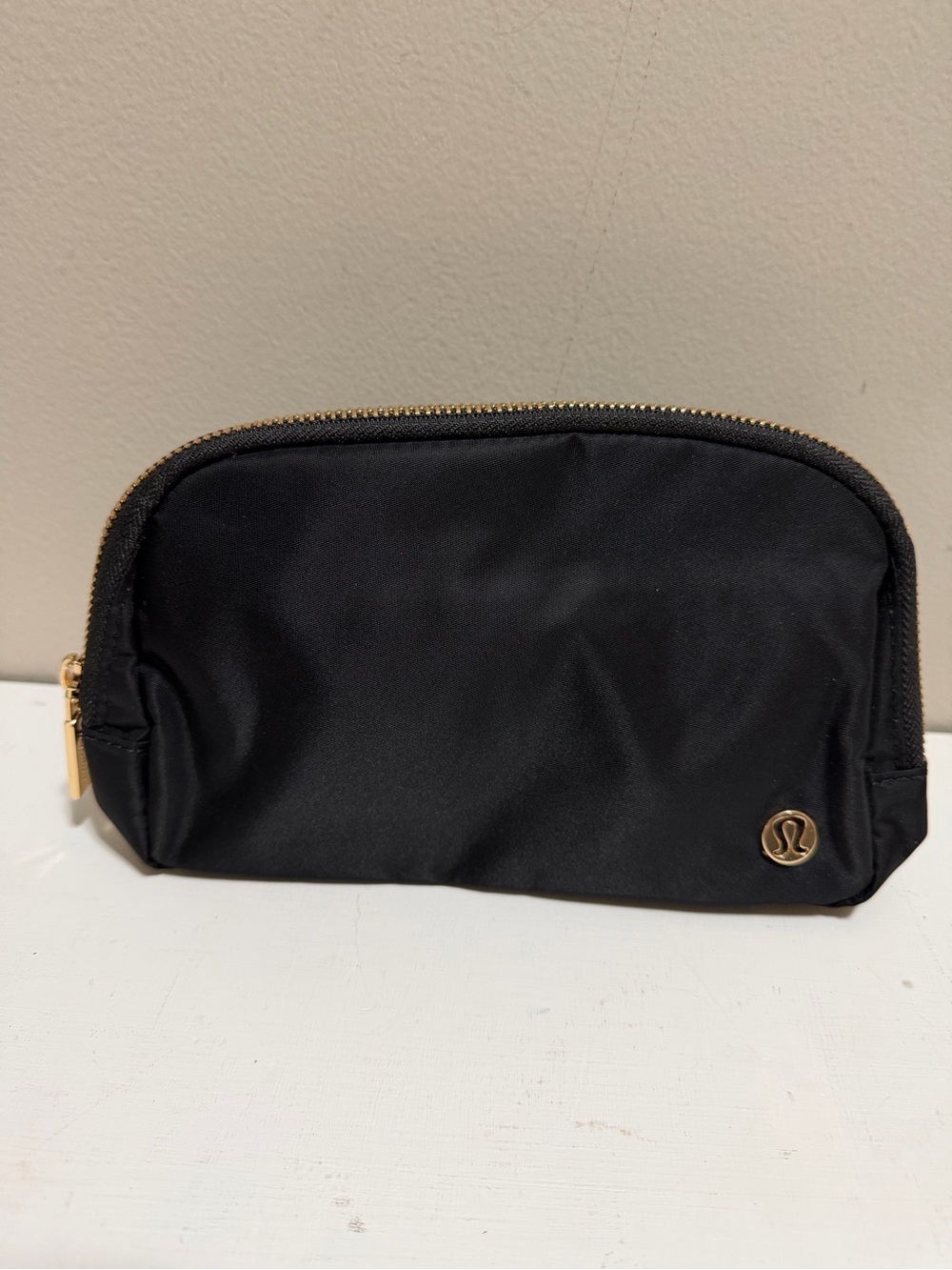 NWOT lululemon Everywhere Belt Bag 1L Black Gold Metal Hardware